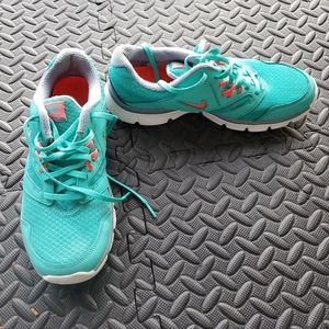 Nike flex experience RN3 size 8 excellent cond